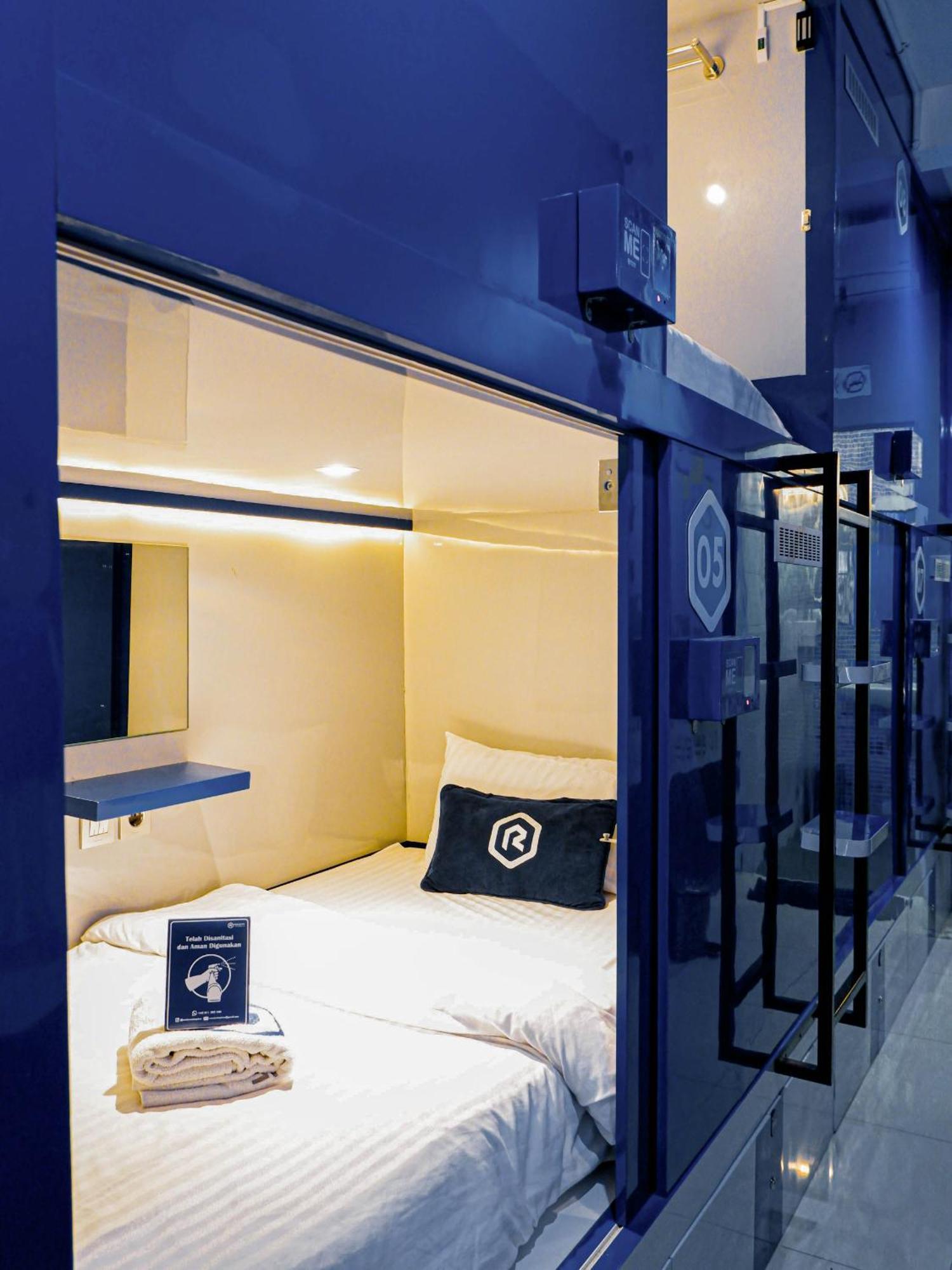 Hotel Rosalyne Sleepbox Malioboro 3 Yogyakarta Exteriér fotografie