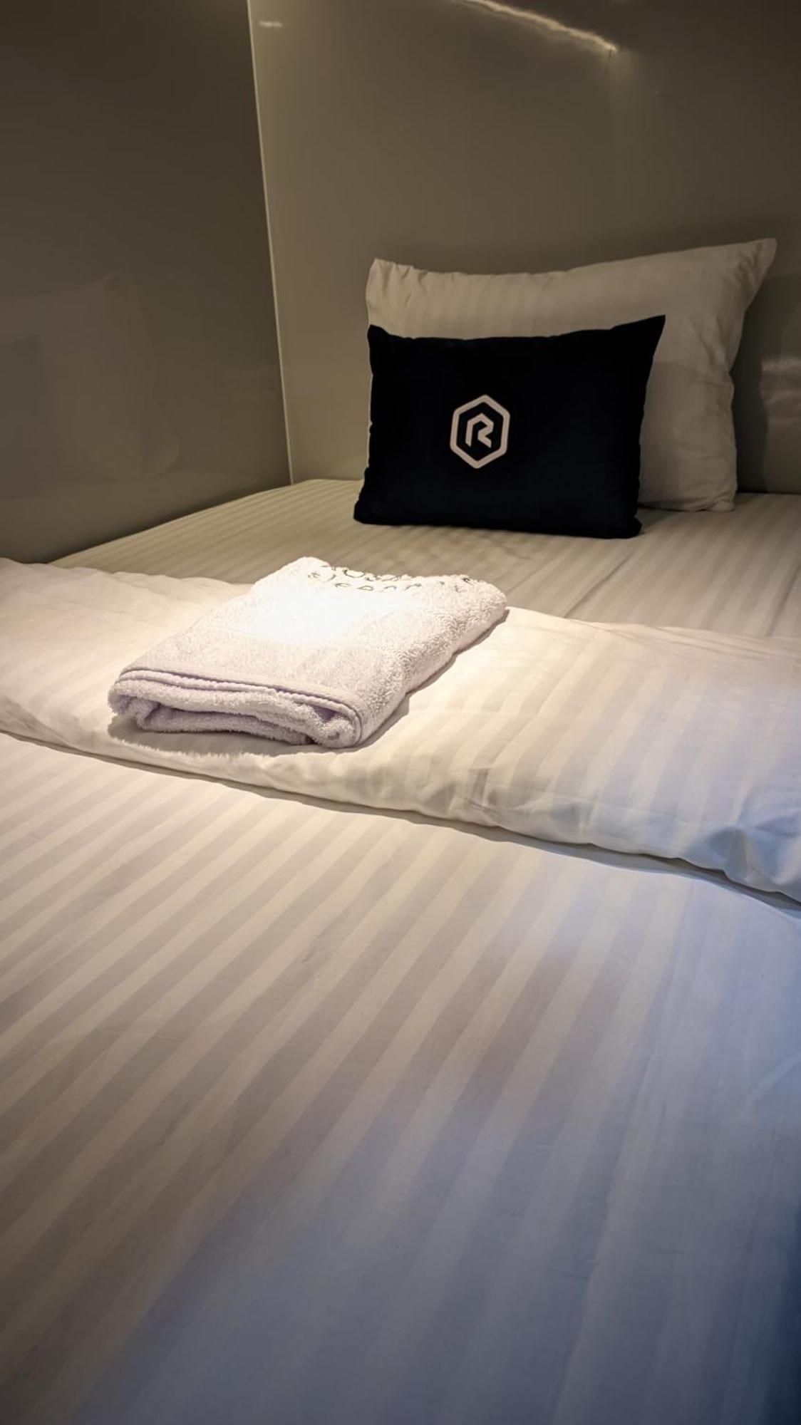 Hotel Rosalyne Sleepbox Malioboro 3 Yogyakarta Exteriér fotografie