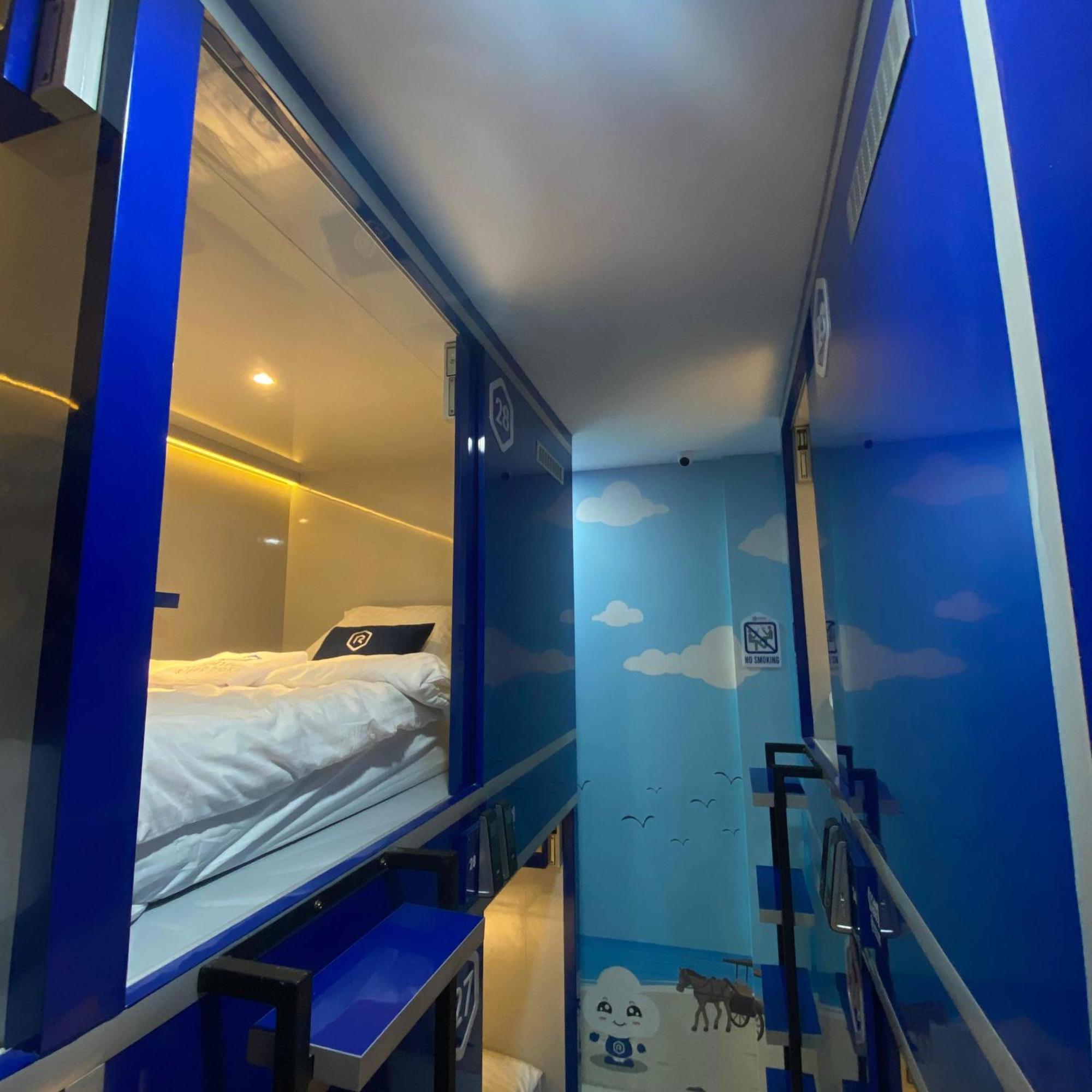 Hotel Rosalyne Sleepbox Malioboro 3 Yogyakarta Exteriér fotografie